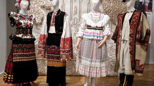Wystawa „Hungaricum - sztuka ludowa Matyó” w Muzeum Narodowym Ziemi Przemyskiej. Fot. PAP/D. Delmanowicz