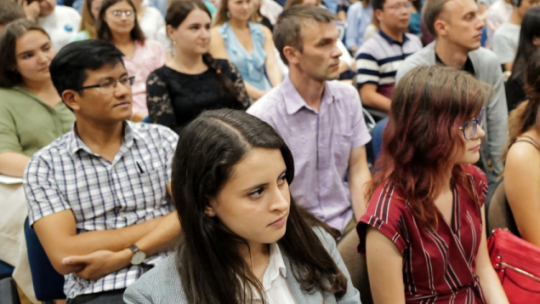 Cieszyn, 22.08.2019. Uczestnicy 29. letniej Szkoły Języka i Kultury Polskiej, 22 bm. w Cieszynie. W wydarzeniu wzięli udział marszałek Senatu Stanisław Karczewski oraz przedstawiciele władz Uniwersytetu Śląskiego. Fot. PAP/A. Grygiel
