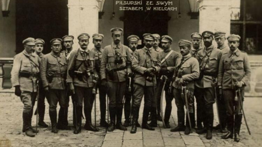 Sztab Strzelecki po zajęciu Kielc w sierpniu 1914 roku. Źródło: BN Polona