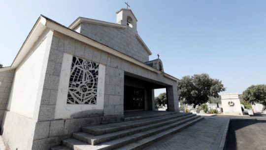 Grobowiec rodziny Franco na cmentarzu Mingorrubio w podmadryckim Pardo. Fot. PAP/EPA