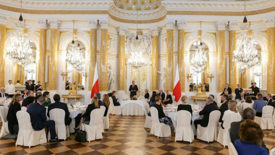 Oficjalny obiad na Zamku Królewskim w Warszawie wydany przez prezydenta Andrzeja Dudę dla szefów delegacji zaproszonych na uroczyste obchody 80. rocznicy wybuchu II wojny światowej. Fot. Igor Smirnow / Kancelaria Prezydenta RP