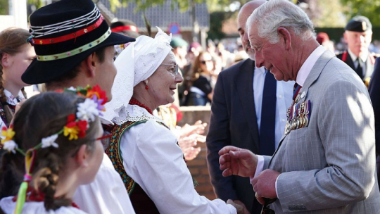 Brytyjski następca tronu książę Karol podczas uroczystości w Driel upamiętniających udział 1. Samodzielnej Brygady Spadochronowej w operacji Market Garden. 21.09.2019. Fot. PAP/EPA