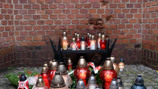 Poznań, 22.10.2017. Znicze w Muzeum Martyrologii Wielkopolan w Forcie VII w Poznaniu. PAP/J. Kaczmarczyk