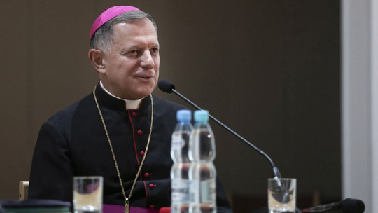 Arcybiskup Mieczysław Mokrzycki podczas wykładu pt. „Rozmowa ze świadkiem świętości” i spotkania ze studentami Katolickiego Uniwersytetu Lubelskiego. Lublin, 14.11.2019. Fot. PAP/J. Szydłowski