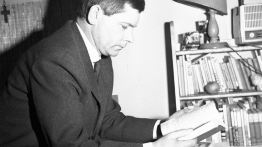 Zbigniew Herbert, lata 60. Fot. PAP/C. Langda