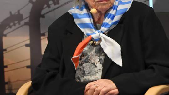 Oświęcim, 26.01.2020. Była więźniarka obozu Auschwitz-Birkenau Alina Dąbrowska. Fot. PAP/J. Bednarczyk