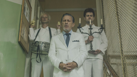 Kadr z pokazu medialnego spektaklu „Inkarno” w reż. Leny Frankiewicz. Fot. S. Loba. Źródło: www.teatrtv.vod.tvp.pl