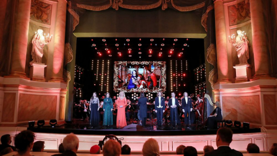 Siódma edycji koncertu „Polska pomaga. Na ratunek Syrii” w Teatrze Królewskim w warszawskich Łazienkach. 04.01.2020. Fot. PAP/L. Szymański