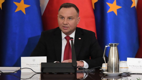Warszawa, 07.01.2020. Prezydent Andrzej Duda podczas posiedzenia Rady Gabinetowej, czyli spotkania prezydenta RP i całego rządu, w Pałacu Prezydenckim w Warszawie. Politycy mają rozmawiać o obchodach 75. rocznicy wyzwolenia obozu zagłady Auschwitz-Birkenau oraz sytuacji na Bliskim Wschodzie. Fot. PAP/R. Pietruszka