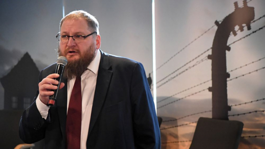 Dyrektor Muzeum Auschwitz Piotr Cywiński podczas konferencji prasowej w Oświęcimiu nt. 75. rocznicy wyzwolenia niemieckiego nazistowskiego obozu koncentracyjnego i zagłady Auschwitz-Birkenau. 26.01.2020. Fot. PAP/J. Bednarczyk