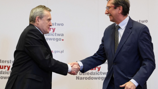 Warszawa, 03.02.2020. Wiceprezes Rady Ministrów, minister kultury i dziedzictwa narodowego Piotr Gliński (L) oraz historyk Jan Żaryn (P) podczas konferencji prasowej ws. powołania Instytutu Dziedzictwa Myśli Narodowej im. Romana Dmowskiego i Ignacego Jana Paderewskiego. Fot. PAP/M. Marek