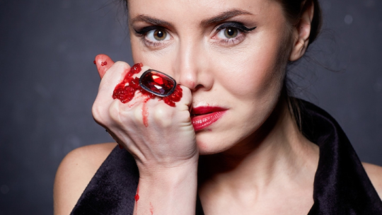 Katarzyna Zawiślak-Dolny w roli tytułowej w „Balladynie” w Teatrze im. Juliusza Słowackiego w Krakowie. Źródło: Teatrwkrakowie.pl/B. Barczyk 