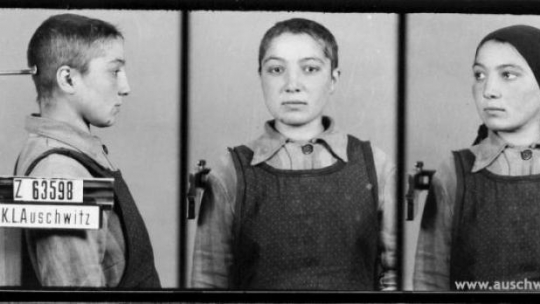 Jedna z niewielu zachowanych fotografii obozowych więźniarki obozu cygańskiego. Fot. Państwowe Muzeum Auschwitz-Birkenau