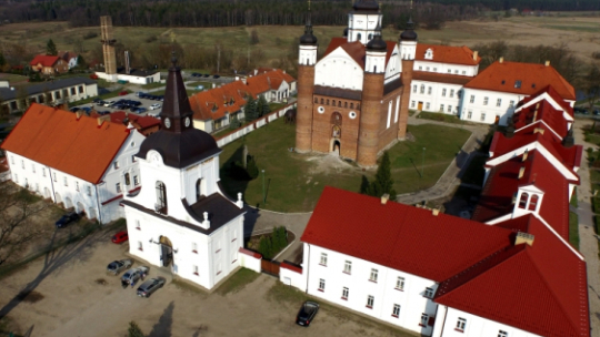 Supraśl (woj. podlaskie). Monaster Zwiastowania Przenajświętszej Bogurodzicy i św. Apostoła Jana Teologa. Fot. PAP/L. Wdowiński