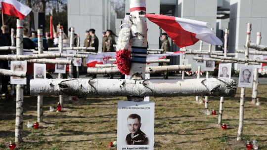 Uroczystości upamiętniające ofiary terroru komunistycznego pochowane w zbiorowych mogiłach na powązkowskiej „Łączce”. Fot. PAP/T. Gzell