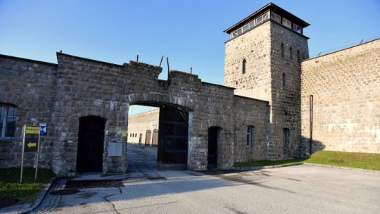 Brama obozu Mauthasen-Gusen. Fot. PAP/P. Polak