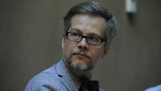 Warszawa, 13.07.2017. Jacek Dehnel podczas promocji książki "20 rzeczy o Warszawie". Fot. PAP/A.Rybczyński