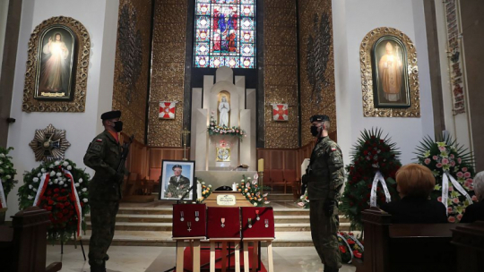 Uroczystości pogrzebowe mjr. Mariana Słowińskiego w Katedrze Polowej Wojska Polskiego w Warszawie. Fot. PAP/T. Gzell