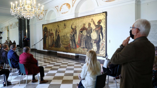 Otwarcie wystawy „Szablą i krzyżem. Pokaz obrazu Jana Henryka Rosena w Stulecie Cudu nad Wisłą 1920” w Bibliotece Królewskiej Zamku Królewskiego w Warszawie. Fot. PAP/R. Guz