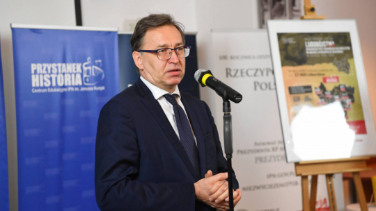 Warszawa, 08.07.2020. Prezes IPN Jarosław Szarek podczas prezentacji Bazy Ofiar Zbrodni Wołyńskiej. Fot. PAP/P. Nowak