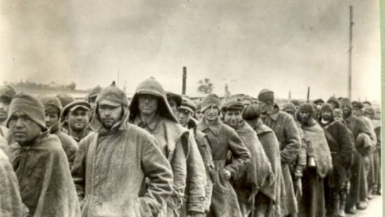 Sowieccy jeńcy. Fot. Państwowe Muzeum Auschwitz-Birkenau