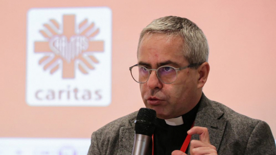 Dyrektor Caritas Polska ks. Marcin Iżycki. Fot. PAP/M. Marek