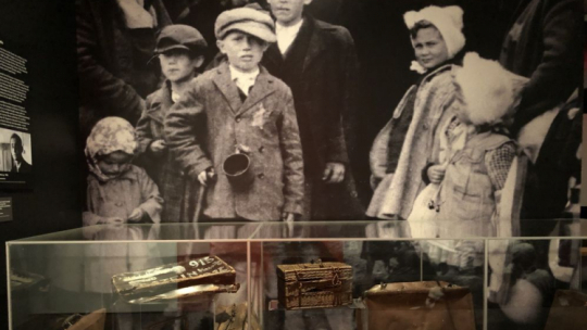 Fragment wystawy „Auschwitz. Nie tak dawno. Nie tak daleko”. Źródło: www.auschwitz.org