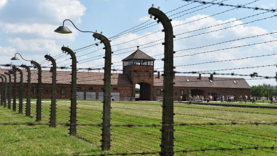 Dawny niemiecki obóz zagłady Auschwitz II-Birkenau. Fot. PAP/J. Bednarczyk