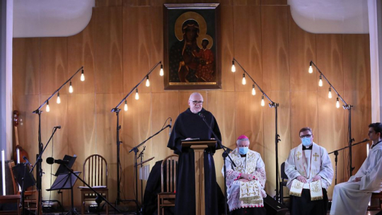 O. Wiesław Dawidowski podczas Nabożeństwa Słowa Bożego w Auli Kurialnej w Warszawie. Uroczystość odbyła się w ramach obchodów XXIV Dnia Judaizmu w Kościele Katolickim w Polsce. Fot. PAP/L. Szymański