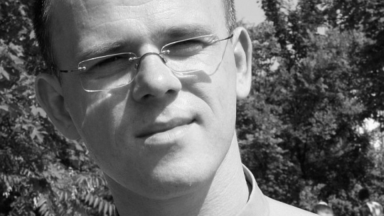 Ksiądz Artur Godnarski. Fot. PAP/L. Muszyński