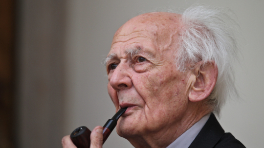 Warszawa, 22.04.2012. Socjolog, filozof, eseista, jeden z twórców koncepcji postmodernizmu prof. Zygmunt Bauman w Łazienkach Królewskich. Fot. R. Guz