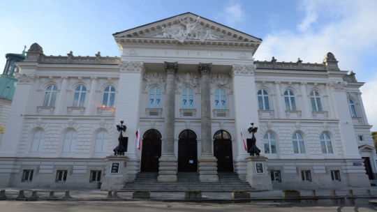 Gmach Zachęty - Narodowej Galerii Sztuki. Fot. PAP/J. Turczyk