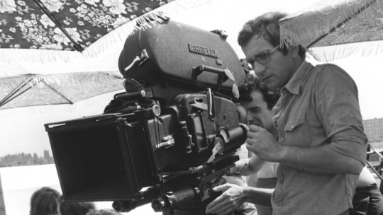 Krzysztof Kieślowski, 1975 r. Fot. PAP/CAF/W. Rozmysłowicz