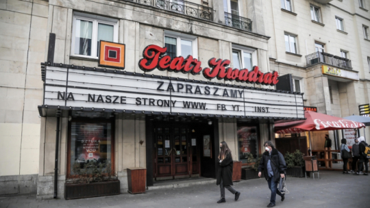  Warszawa, 09.04.2021. Teatr Kwadrat przy ul. Marszałkowskiej 138. Fot. PAP/W. Olkuśnik