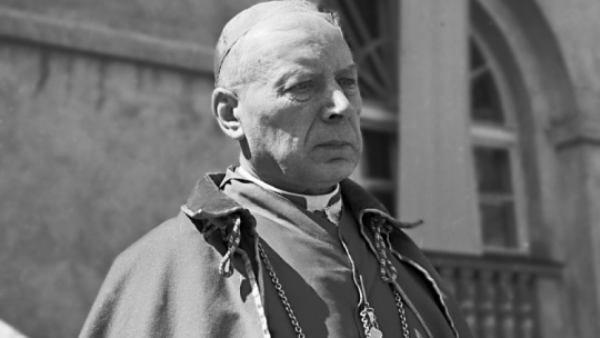 Lublin 03.1975. Prymas Polski, kard. Stefan Wyszyński uczestniczy w uroczystościach na Katolickim Uniwersytecie Lubelskim. Fot. PAP/L. Zielaskowski 