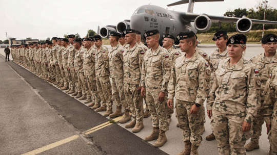 Przylot żołnierzy wracających z ostatniej zmiany w ramach Polskiego Kontyngentu Wojskowego w Afganistanie. Wrocław, 25.06.2021. Fot. PAP/A. Koźmiński