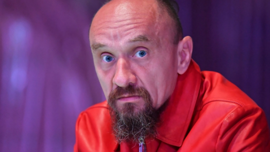 Sopot, 02.06.2021. Reżyser Jan Klata podczas próby medialnej spektaklu „Balkon” na Scenie Kameralnej Teatru Wybrzeże w Sopocie. Fot. PAP/A. Warżawa