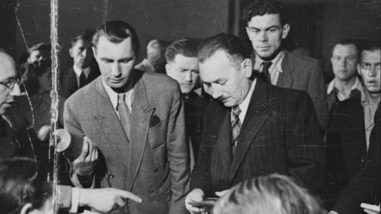 Warszawa, 1946-06-30. Referendum ludowe przeprowadzone w Polsce w oparciu o ustawę, uchwaloną przez Krajową Radę Narodową w dniu 28 kwietnia 1946 r. Fot. PAP/J. Baranowski