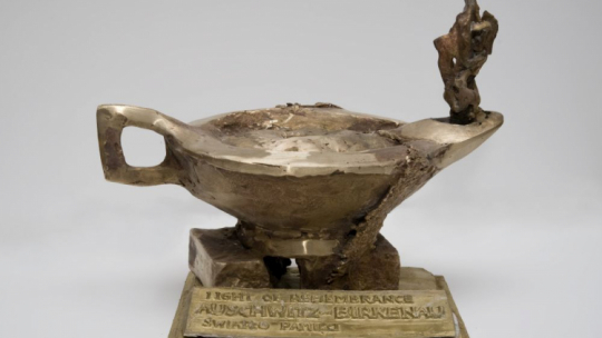 Światło Pamięci. Źródło: www.auschwitz.org