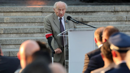 Wiceprzewodniczący Związku Powstańców Warszawskich Jerzy Mindziukiewicz podczas uroczystego Apelu Pamięci przy Pomniku Powstania Warszawskiego. Warszawa, 31.07.2021. Fot. PAP/W. Olkuśnik