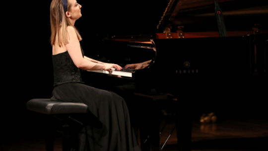 Aleksandra Świgut podczas eliminacji do XVIII Konkursu Chopinowskiego w sali kameralnej Filharmonii Narodowej w Warszawie. Fot. PAP/W. Olkuśnik