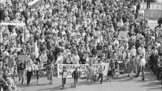 Marsz głodowy. Łódź, 30.07.1981. Fot. PAP/T. Prażmowski