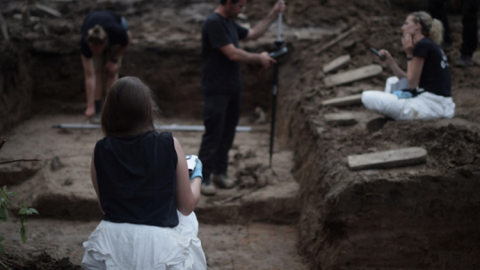 Specjaliści Biura Poszukiwań i Identyfikacji IPN w trakcie prac prowadzonych na cmentarzu Jeruzalem w Raciborzu. Źródło: IPN