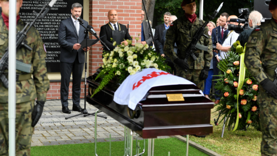Uroczystości pogrzebowe na Cmentarzu Rakowickim w Krakowie przewodniczącego Zarządu Regionu Małopolskiego NSZZ "Solidarność" Wojciecha Grzeszka. Fot. PAP/Art Service 2