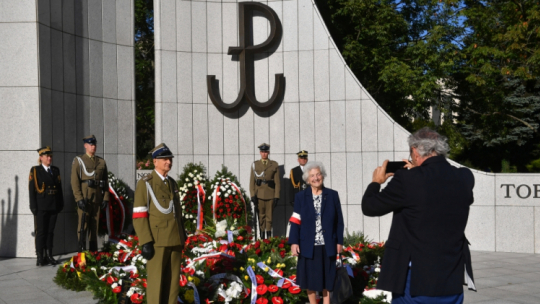 Warszawa, 27.09.2021. Uroczystości przy Pomniku Polskiego Państwa Podziemnego i Armii Krajowej w Warszawie, 27 bm. Trwają obchody 82. rocznicy powstania Polskiego Państwa Podziemnego. Fot. PAP/R. Pietruszka