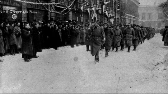 Uroczystość zaprzysiężenia wojsk powstańczych i wręczenie sztandaru 1 Dywizji Strzelców Wielkopolskich. Poznań, 26.01.1919. Fot. NAC