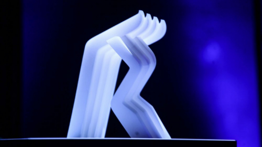 Statuetka Nagrody POLIN. Fot. PAP/M. Marek