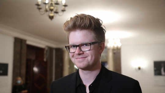 II Międzynarodowy Konkurs Muzyki Polskiej im. Stanisława Moniuszki w kategorii pianiści wygrał Carter Johnson z Kanady. Fot. PAP/W. Olkuśnik