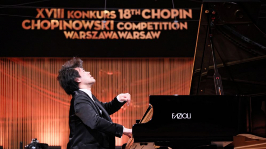 Kanadyjski pianista Bruce (Xiaoyu) Liu podczas ostatniego dnia przesłuchań III etapu Konkursu Chopinowskiego w sali koncertowej Filharmonii Narodowej. Warszawa, 16.10.2021. Fot. PAP/L. Szymański