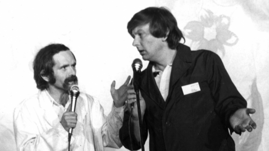 Polska 24.07.1984. Występ kabaretu "Tey". Nz: Bohdan Smoleń (L) i Zenon Laskowik. Fot. PAP/CAF